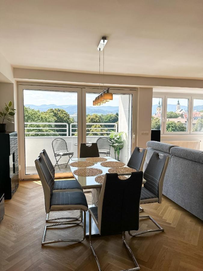 Lux Residence, A/C, Vip Parking, City View 반스카비스트리카 외부 사진